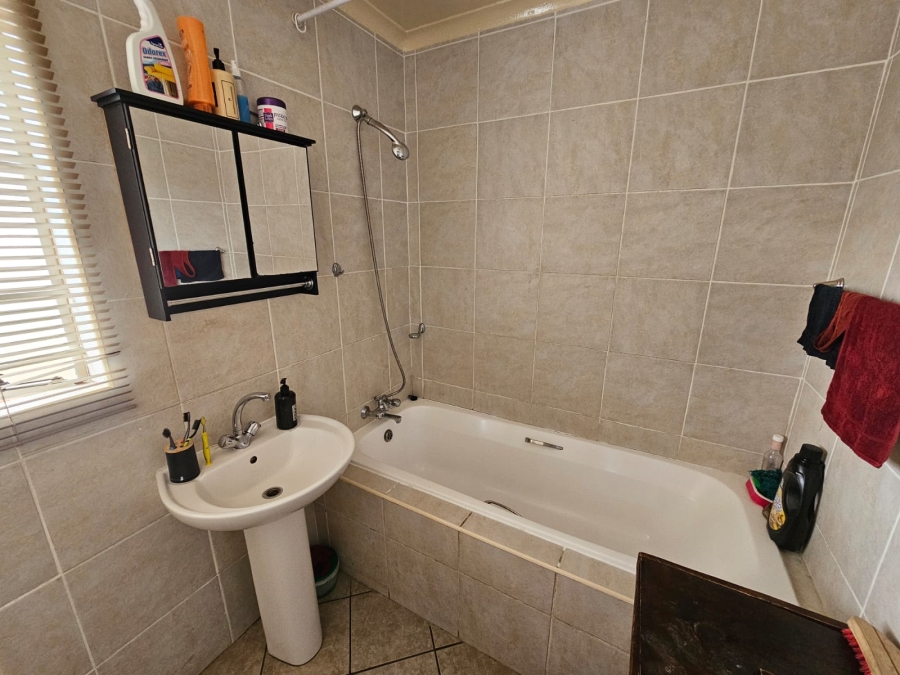2 Bedroom Property for Sale in Vaalpark Free State